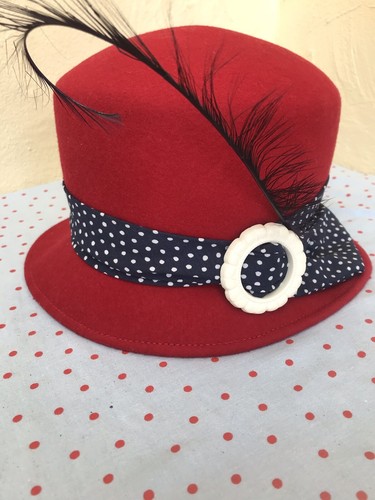 Cloche hat 1920s flapper - 1920s,
